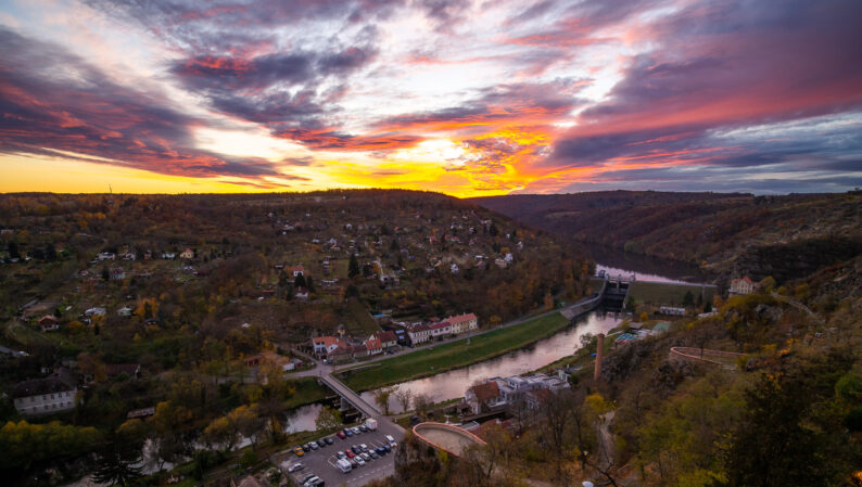Západ slunce nad Dyjí u Znojma